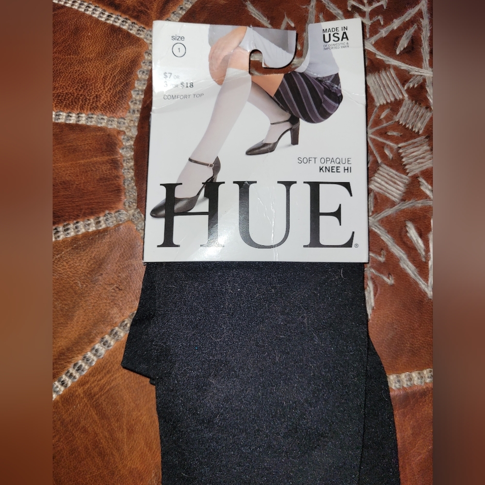 NWT- Women's Hue soft opaque Knee Hi - Size 1